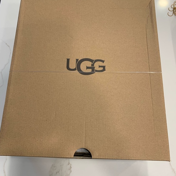 NEW IN BOX UGG Mini Whisp Boot 9 - Picture 2 of 8